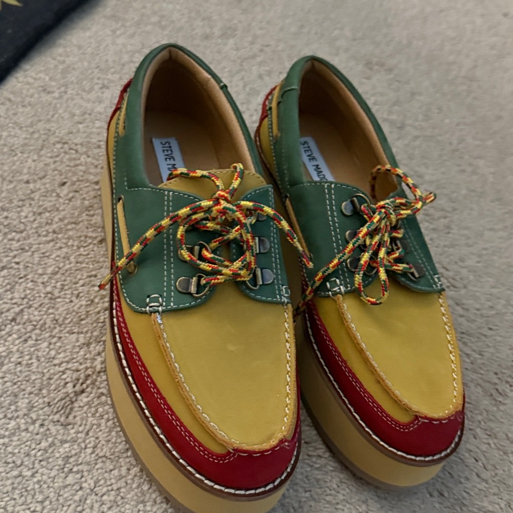Steve Madden WOMEN'S BENETT PLATFORM LOAFER FLATS IN MULTI - Picture 3 of 8